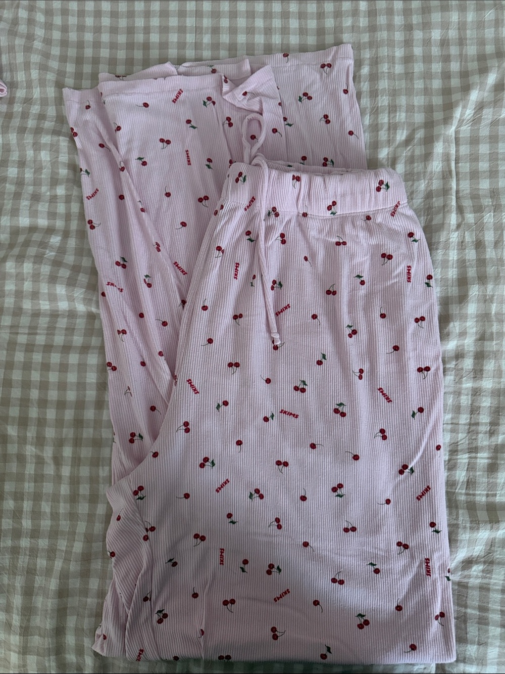Skims Pink Cherry-Print Long Sleeve Pajama Set - Picture 4 of 7
